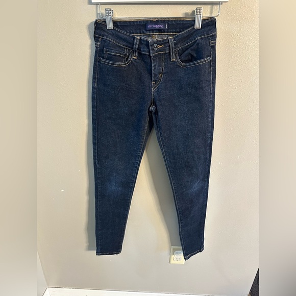 Levi Women’s 535 Legging Denim - Picture 3 of 5